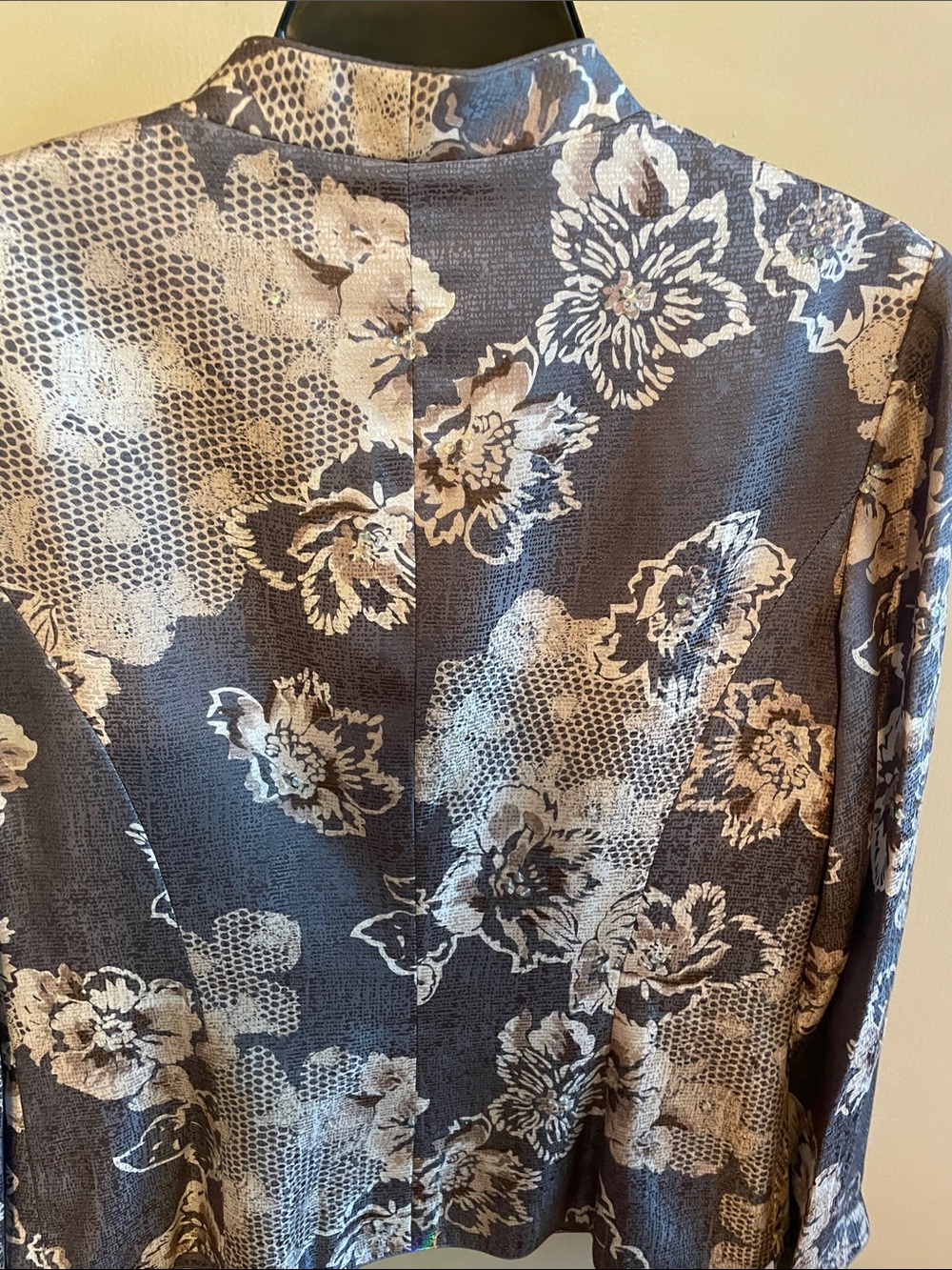 Adrianna Papell Gray and Silver Floral Lace-Print Evening Jacket - Picture 5 of 5